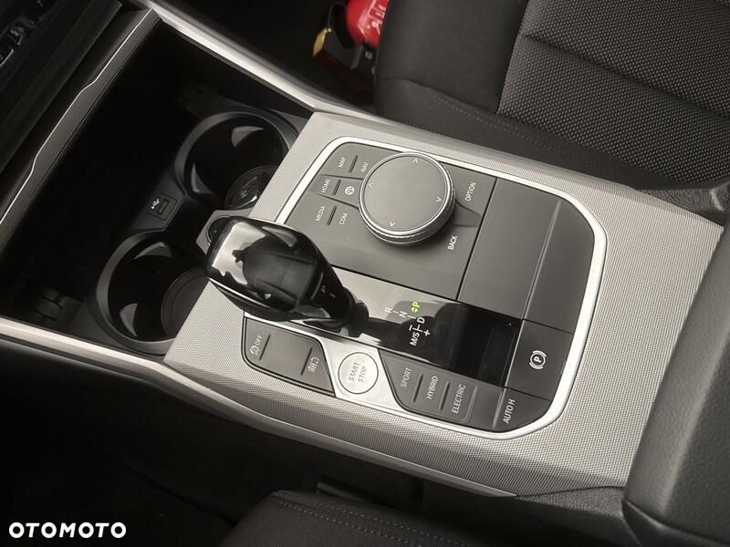BMW Seria 3 - 16
