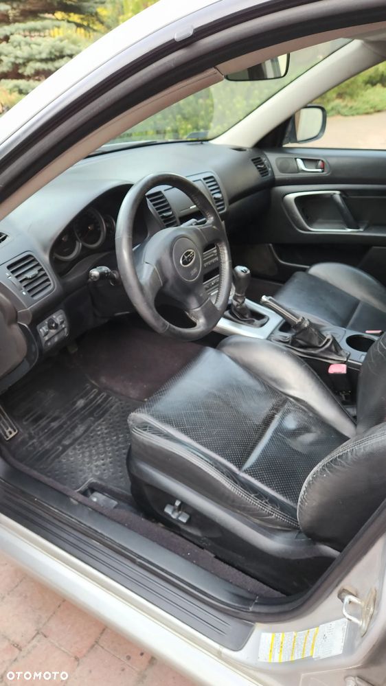 Subaru Legacy - 10