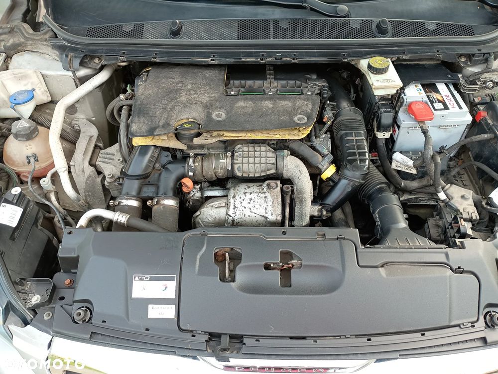 Peugeot 308 1.6 BlueHDi Allure S&S - 15