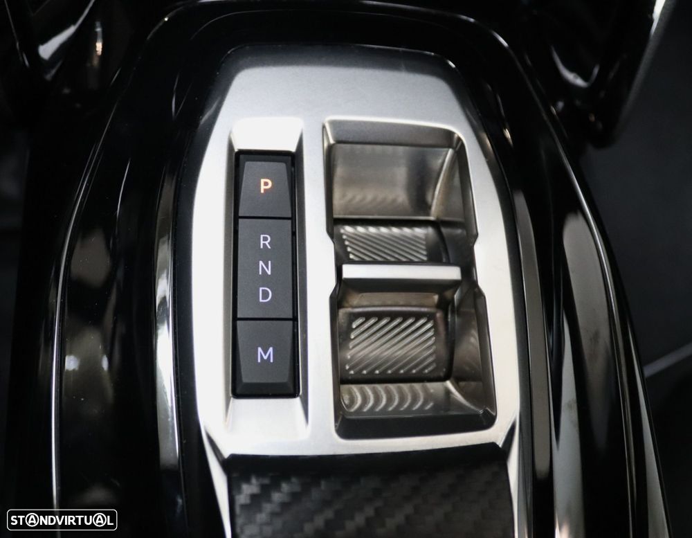 Peugeot 2008 1.2 Hybrid Allure e-DCS6 - 32