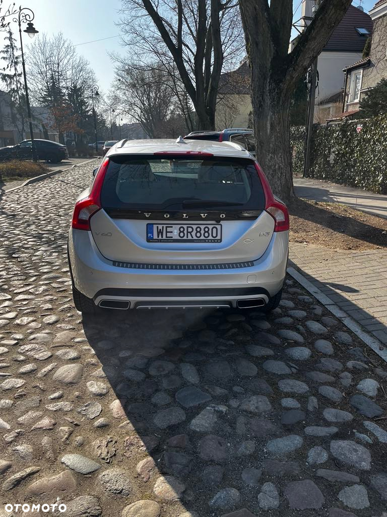 Volvo V60 Cross Country D3 Drive-E Summum - 4