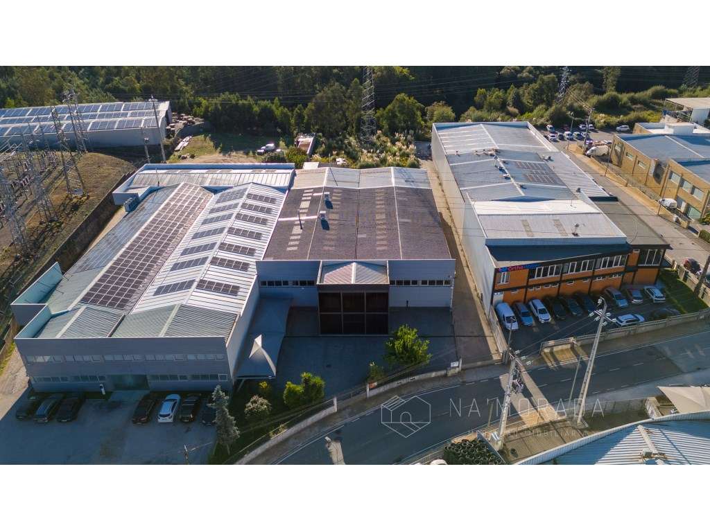 Armazéns Industriais | 1.740 m² de área útil | 2.900 m² de Logradou... - Grande imagem: 3/45