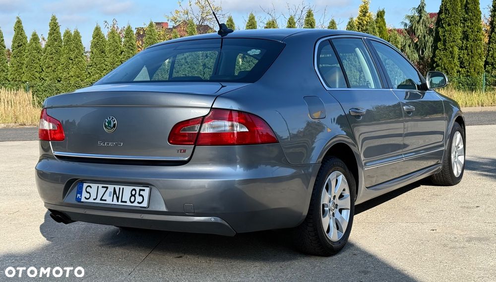 Skoda Superb 2.0 TDI DSG Exclusive - 7