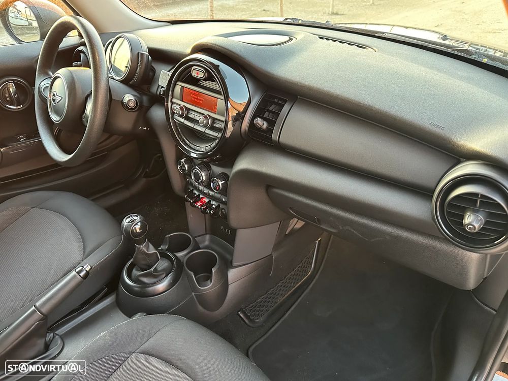 MINI 3 Portas One - 23