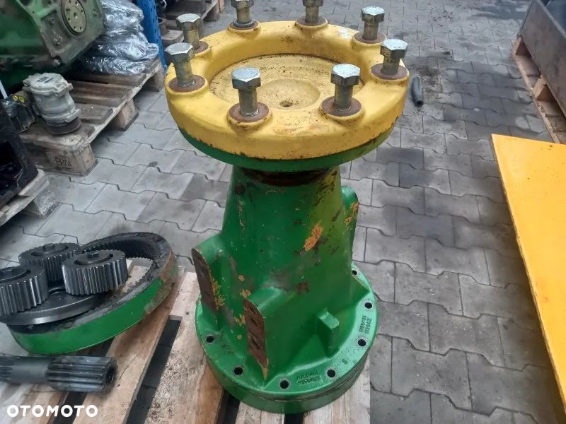 Zwolnica tył elementy układu planetarnego piasta obudowa John Deere 6910 - 1