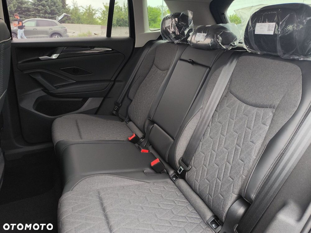 Volkswagen Tiguan - 19
