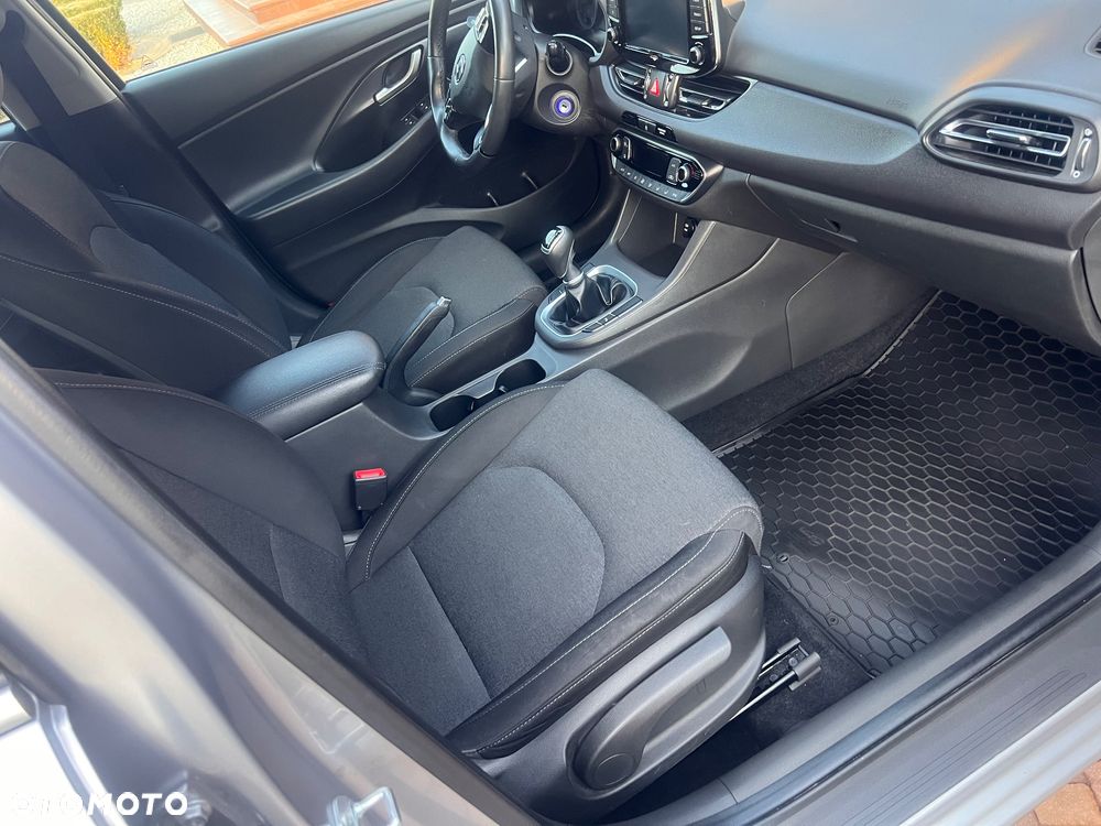 Hyundai i30 1.6 D Comfort - 8