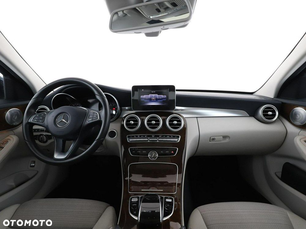 Mercedes-Benz Klasa C 300 7G-TRONIC Exclusive - 16