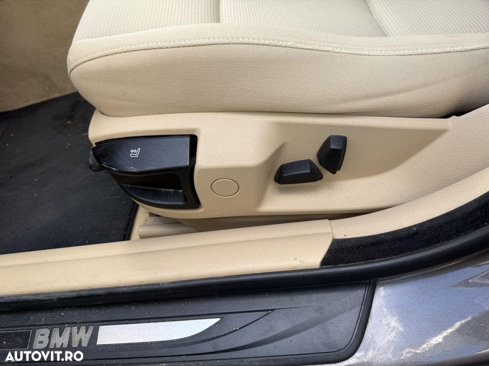 BMW Seria 5 520d Aut. - 38