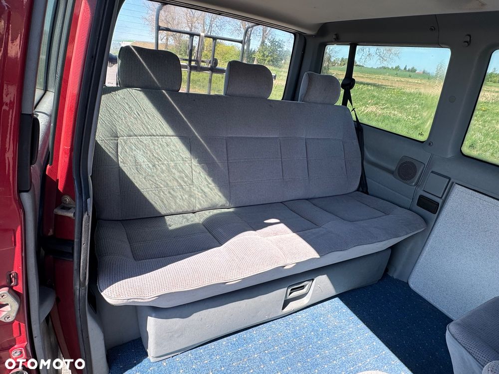 Volkswagen Multivan - 10