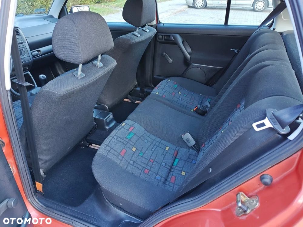 Volkswagen Golf 1.6 - 9