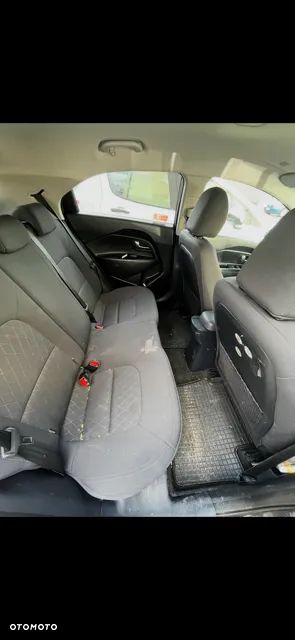 Kia Rio - 9