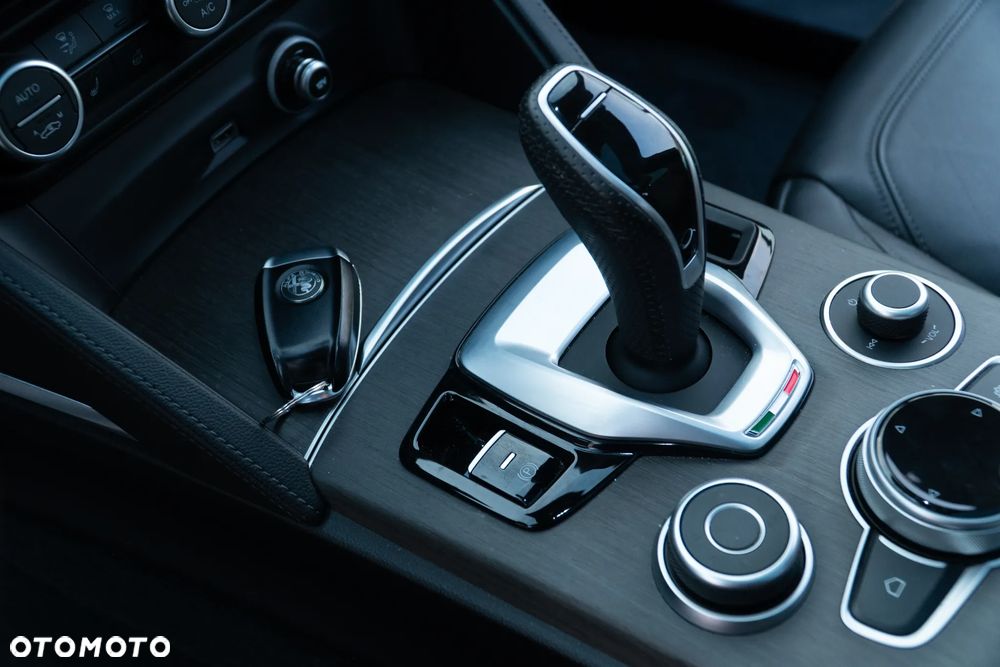 Alfa Romeo Stelvio 2.0 Turbo TI Q4 - 23