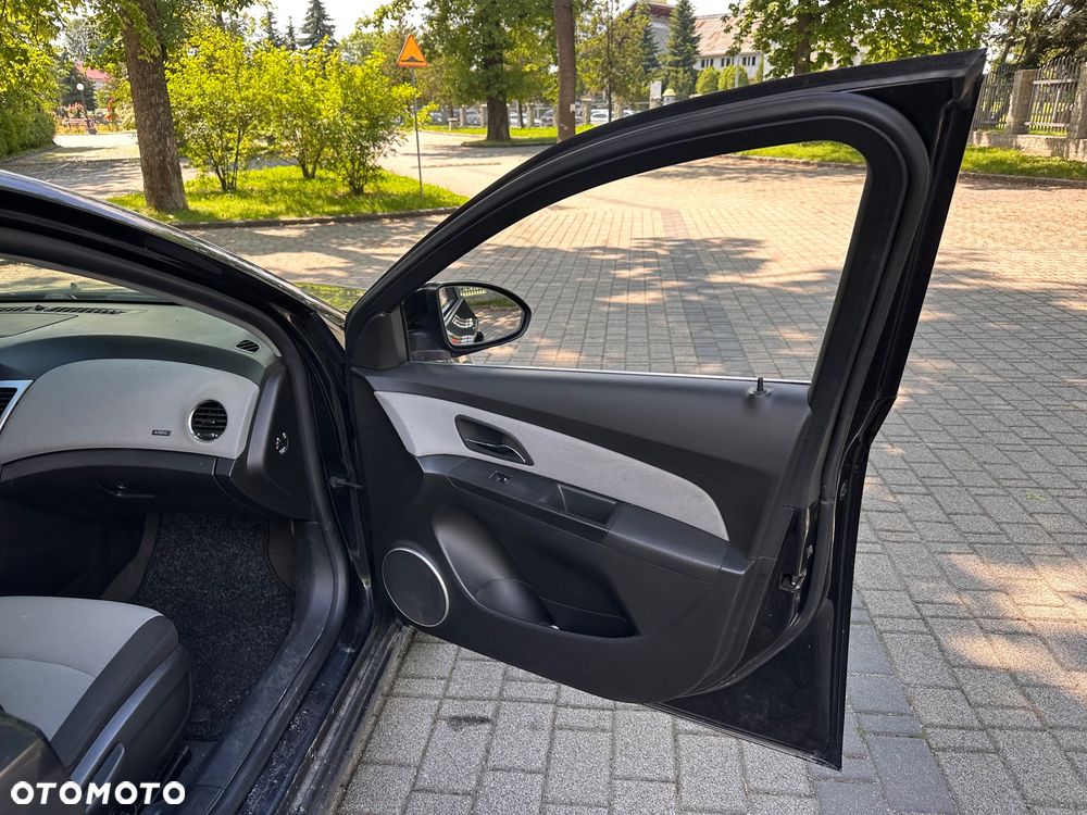 Chevrolet Cruze 1.8 LS+ - 20