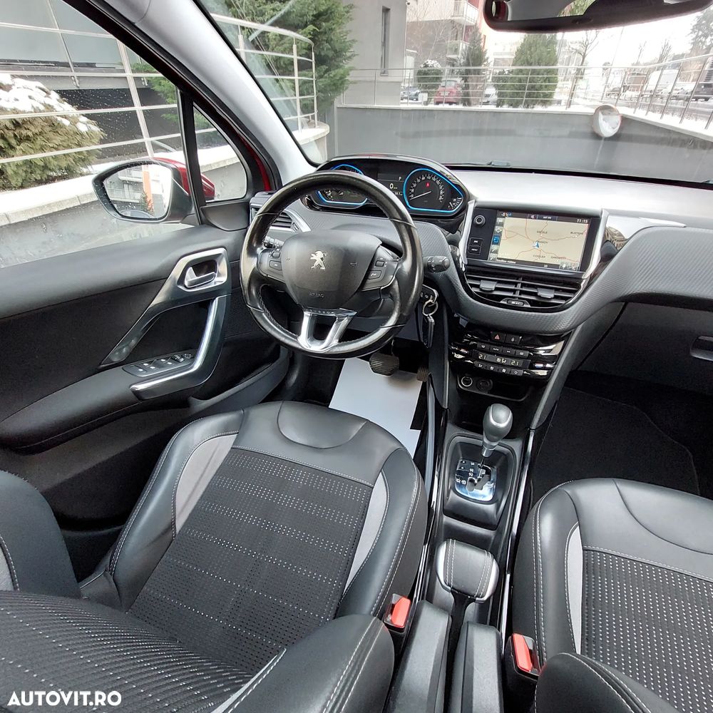 Peugeot 2008 PureTech 110 Stop&Start EAT6 Allure - 6