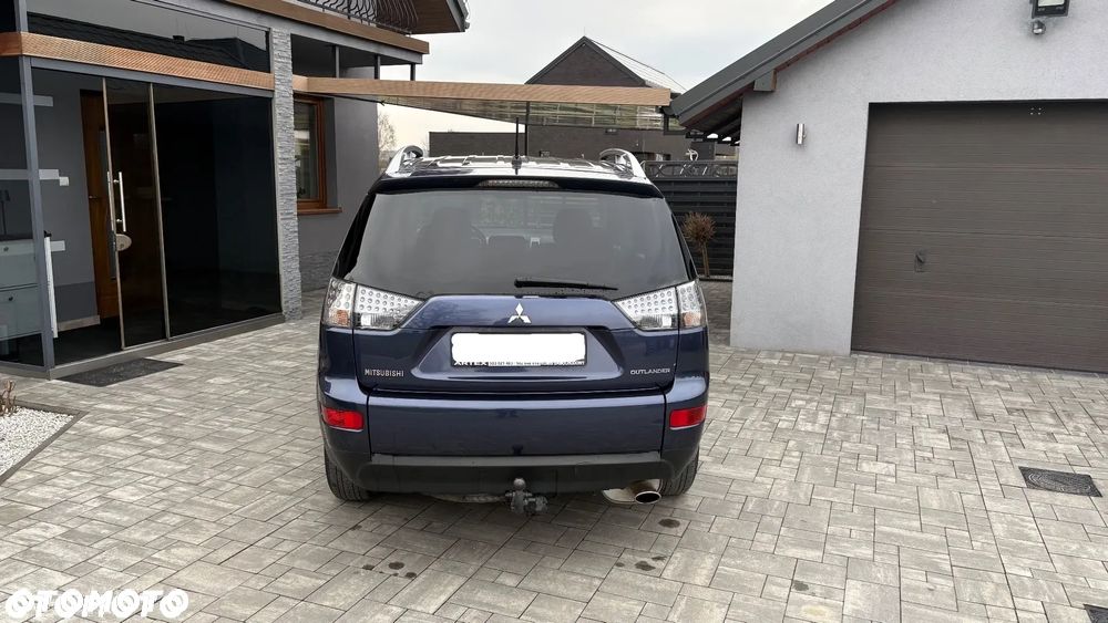 Mitsubishi Outlander 2.4 2WD Plus - 4