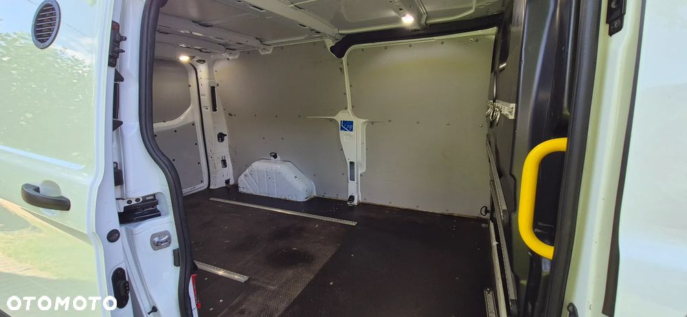 Ford Transit Custom - 12