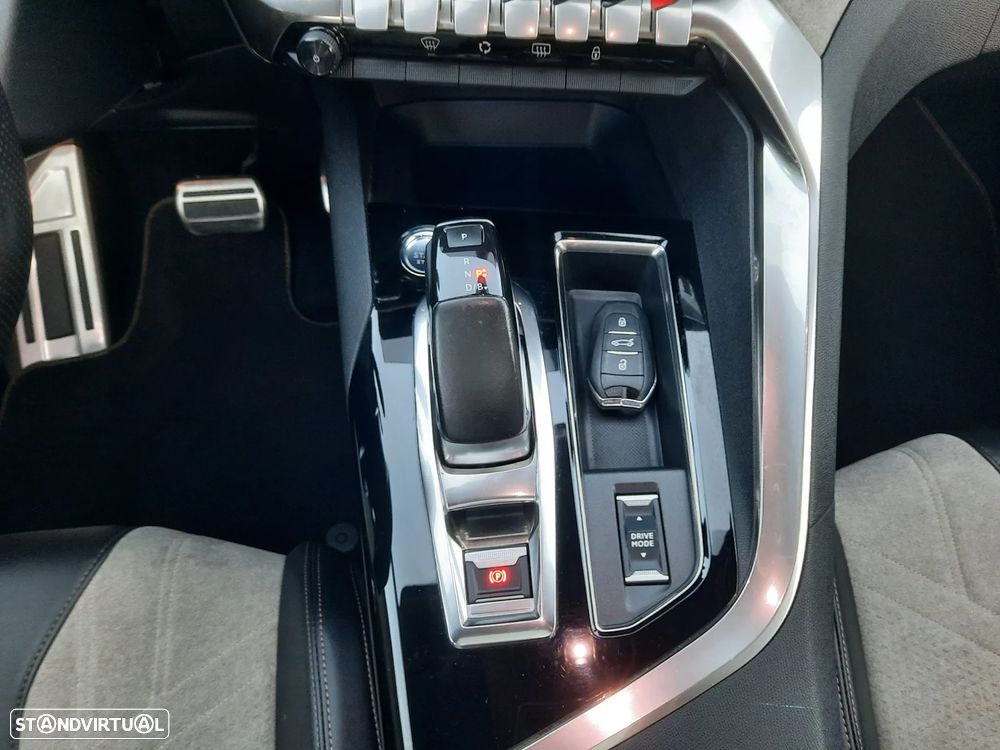 Peugeot 3008 1.6 Hybrid GT Pack e-EAT8 - 44