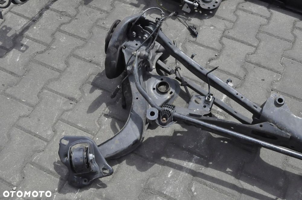 BMW F39 F44 F46 F48 1.5 136KM 2.0 16V 192KM ZAWIESZENIE BELKA TYŁ 6851560 - 2