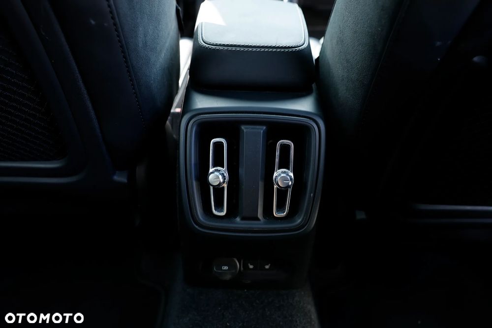 Volvo C40 Recharge Twin Motor Ultimate - 16