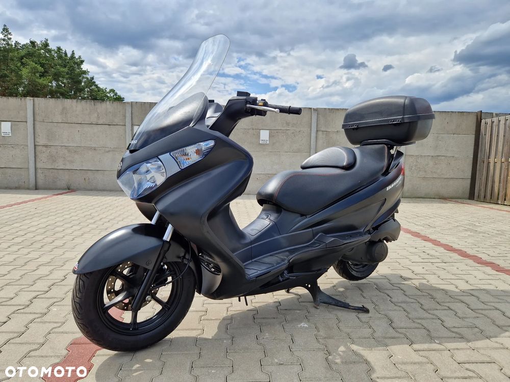 Suzuki Burgman - 10