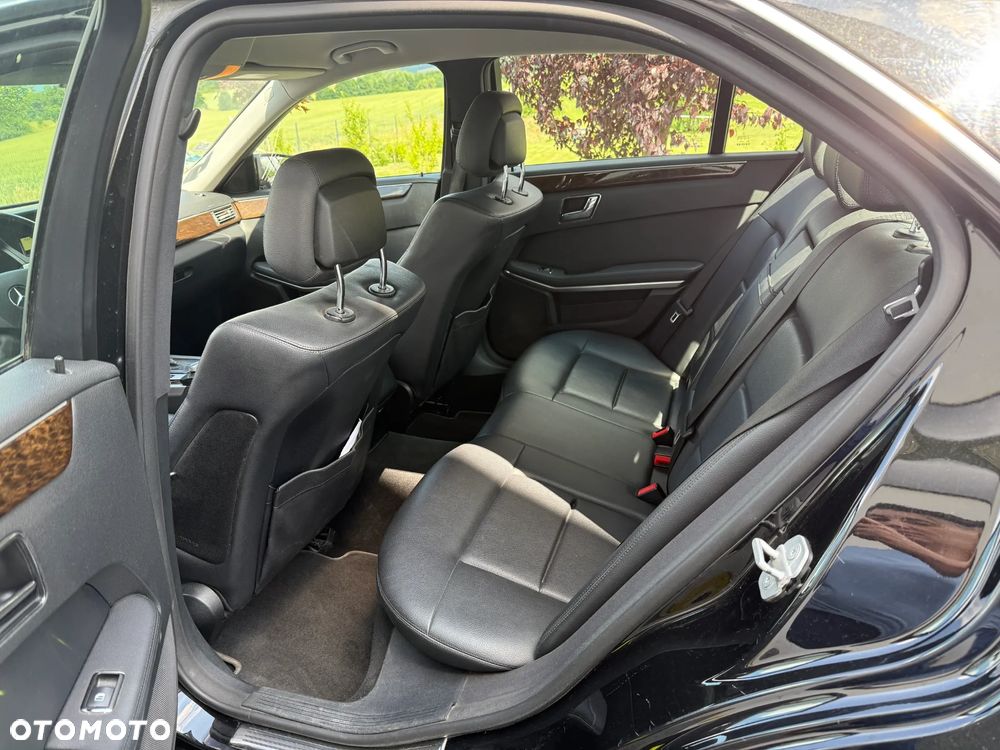 Mercedes-Benz Klasa E 220 CDI BlueEff - 13