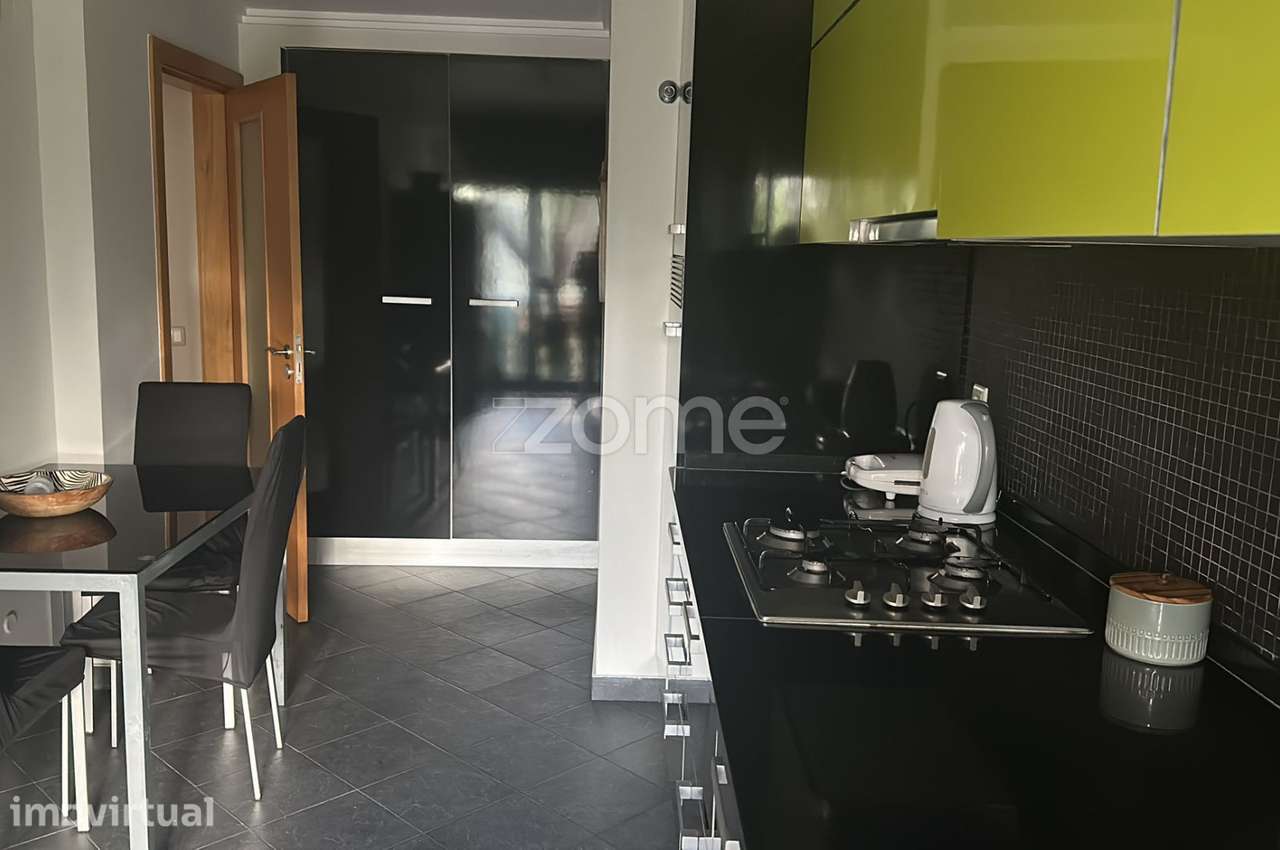 Duplex T6 com 2 suites, varanda e elevador em Sintra - Grande imagem: 5/28