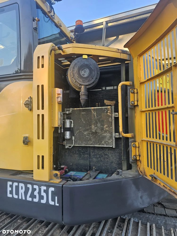 Volvo ECR235CL - 15