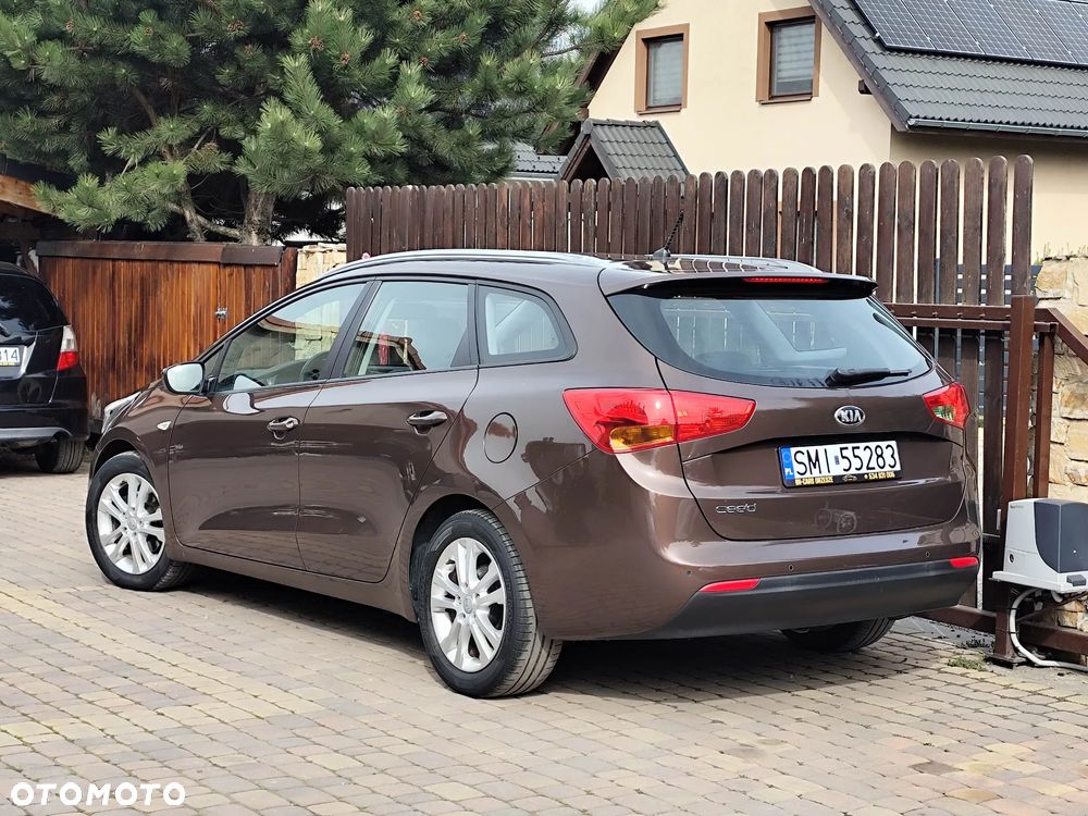 Kia Ceed 1.6 GDI Dream Team Edition - 19