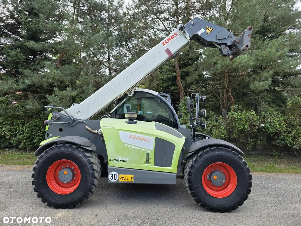 Claas Scorpion 7044 - 35