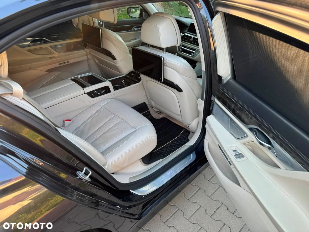 BMW Seria 7 750Li xDrive - 18