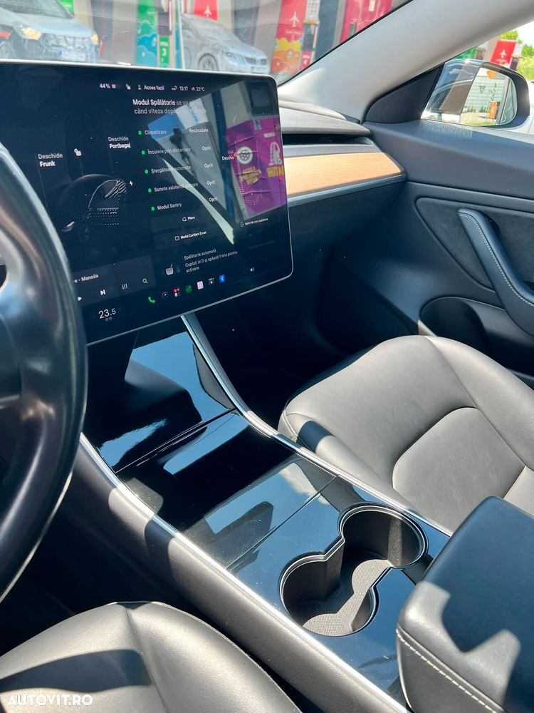 Tesla Model 3 - 16
