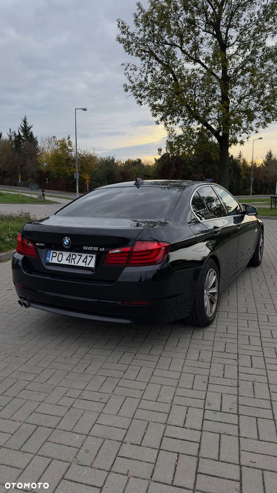 BMW Seria 5 525d xDrive - 9