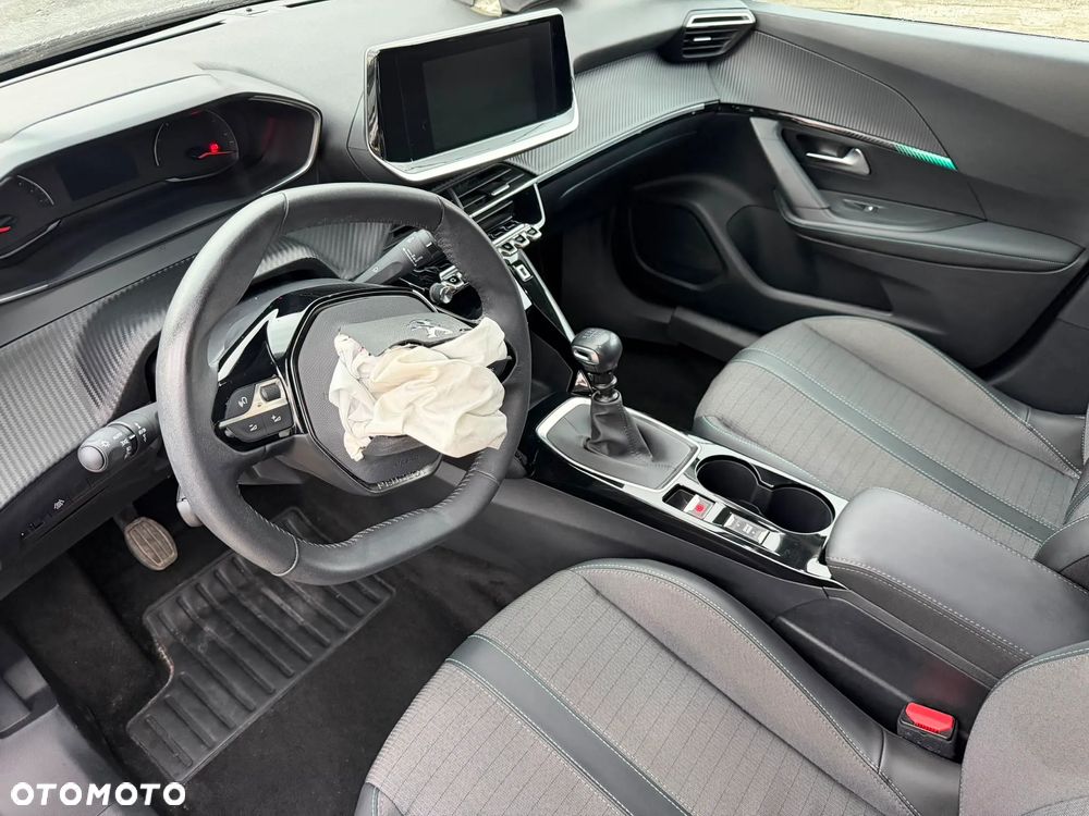 Peugeot 2008 PureTech 130 Allure - 8