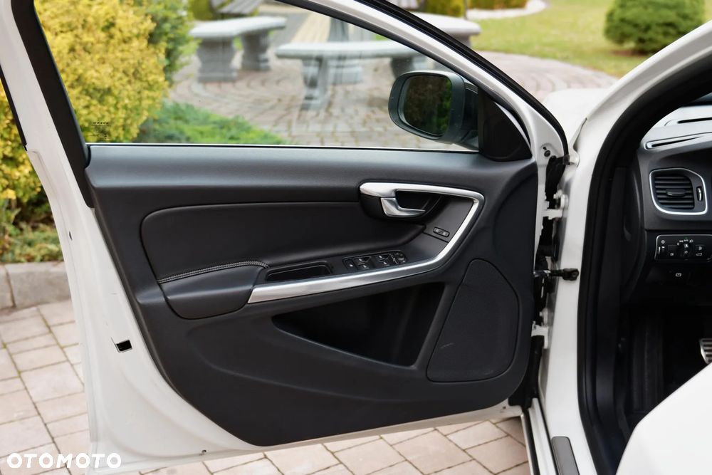 Volvo S60 D3 Drive-E R-Design Momentum - 30