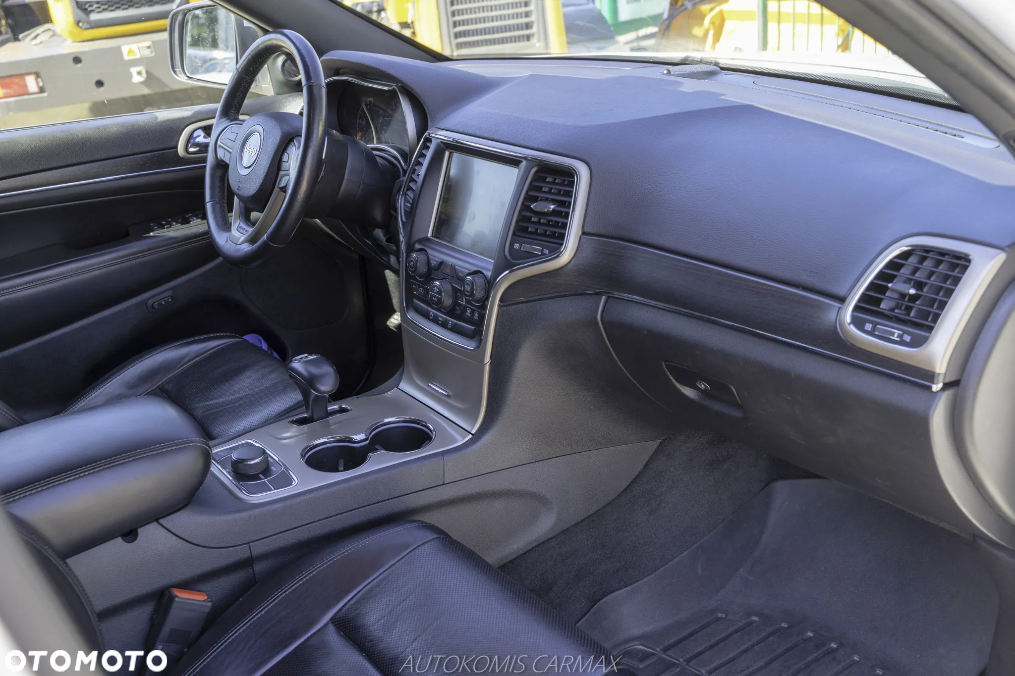 Jeep Grand Cherokee - 14