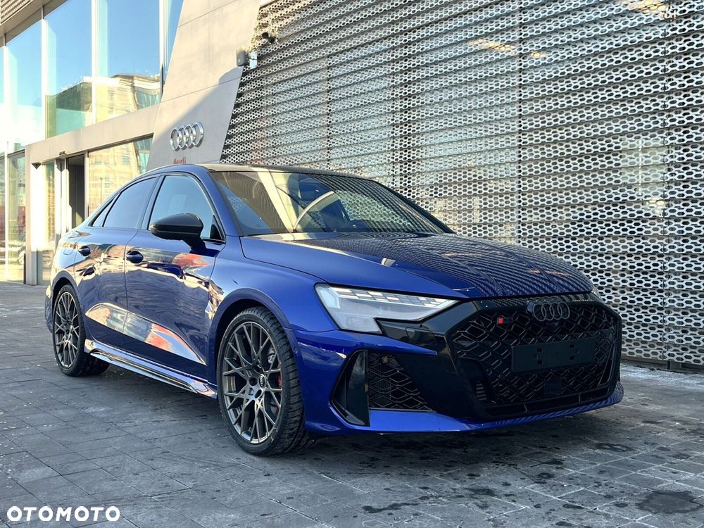 Audi RS3 Limousine - 3