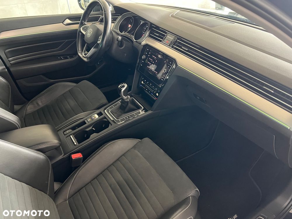 Volkswagen Passat 2.0 TDI EVO Business - 28