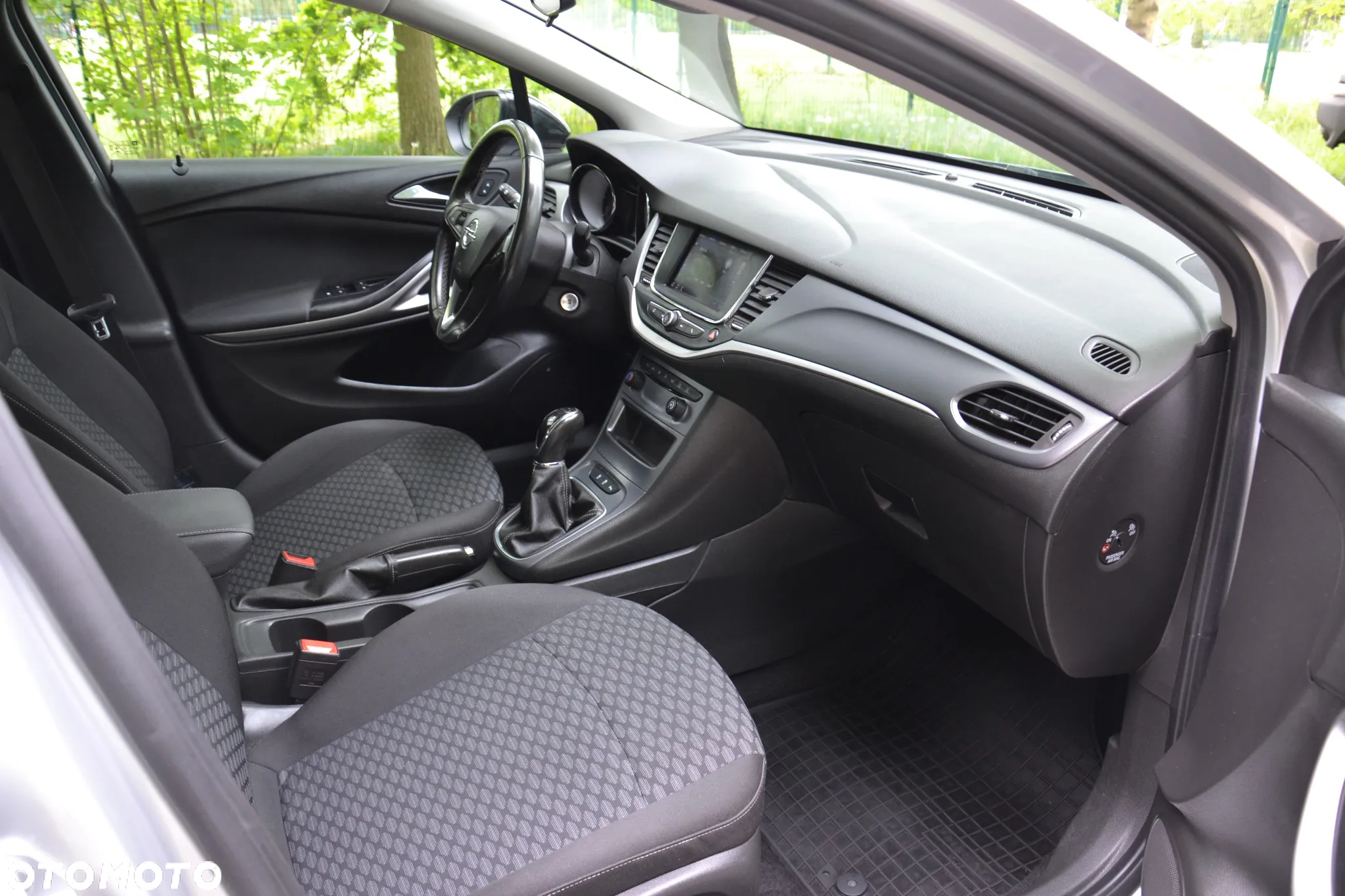 Opel Astra V 1.2 T Edition S&S - 26