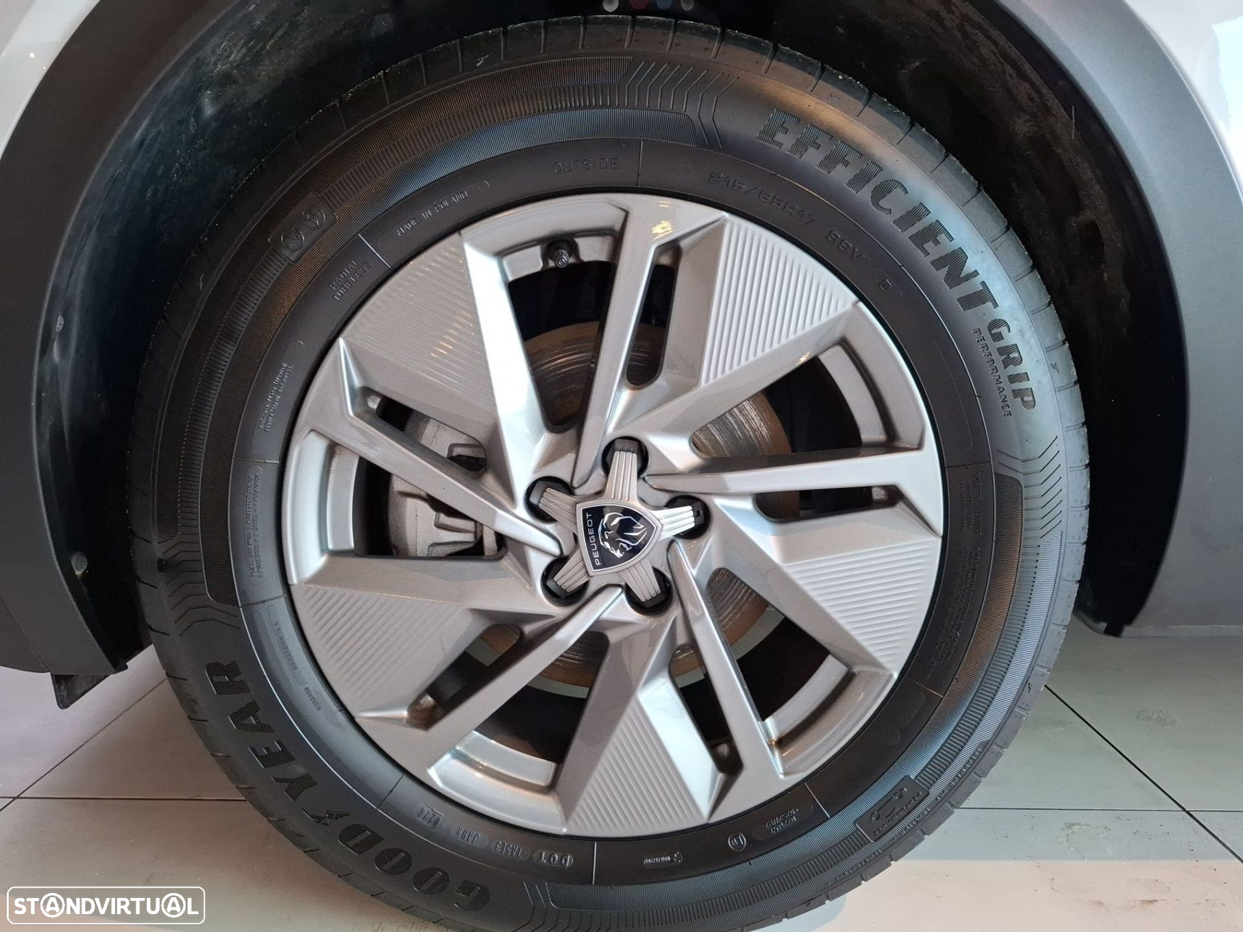 Peugeot 408 1.2 PureTech Allure EAT8 - 26