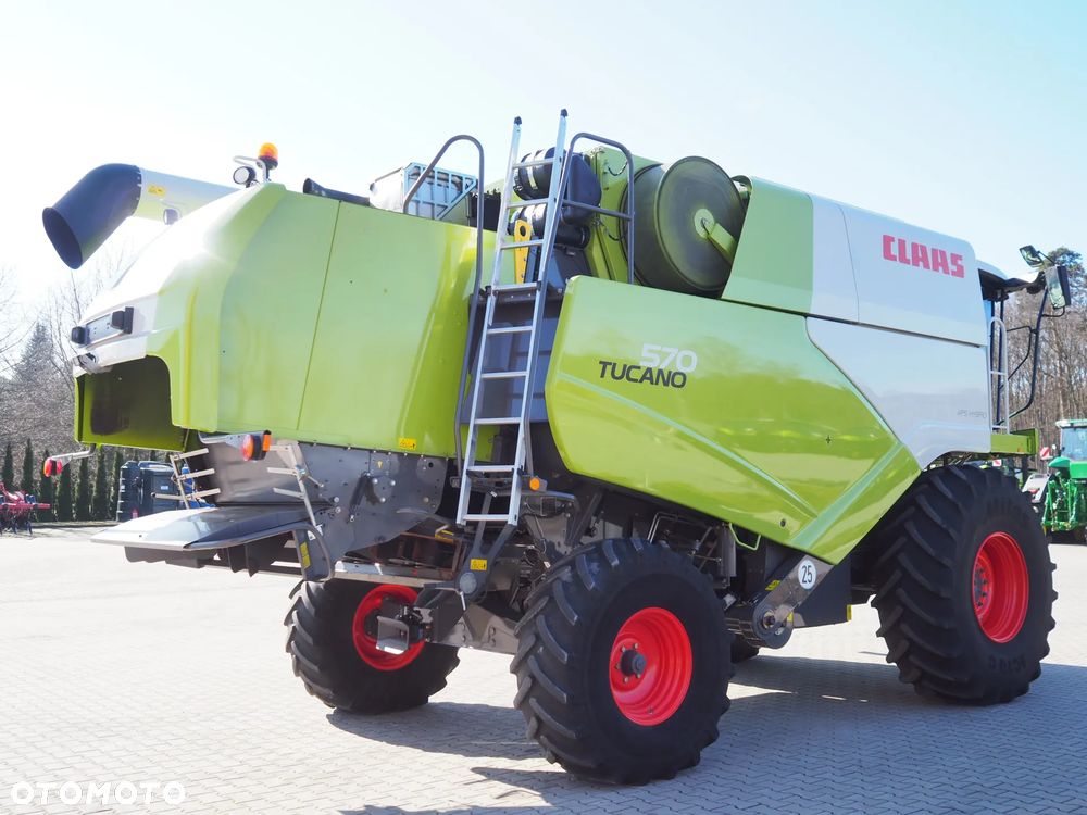 Claas Tucano 570 + V680 - 4