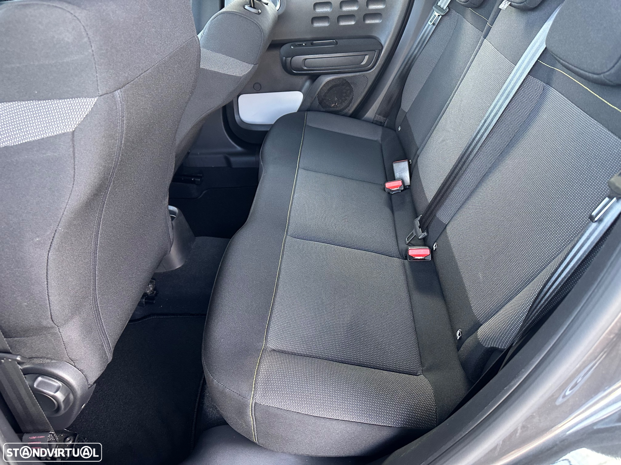 Citroën C3 1.2 PureTech Shine Pack - 12