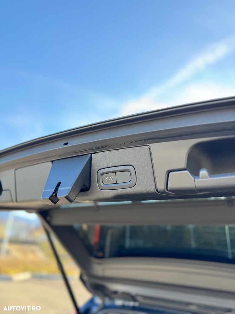 Volvo XC 60 Recharge T8 Twin Engine eAWD Inscription - 11