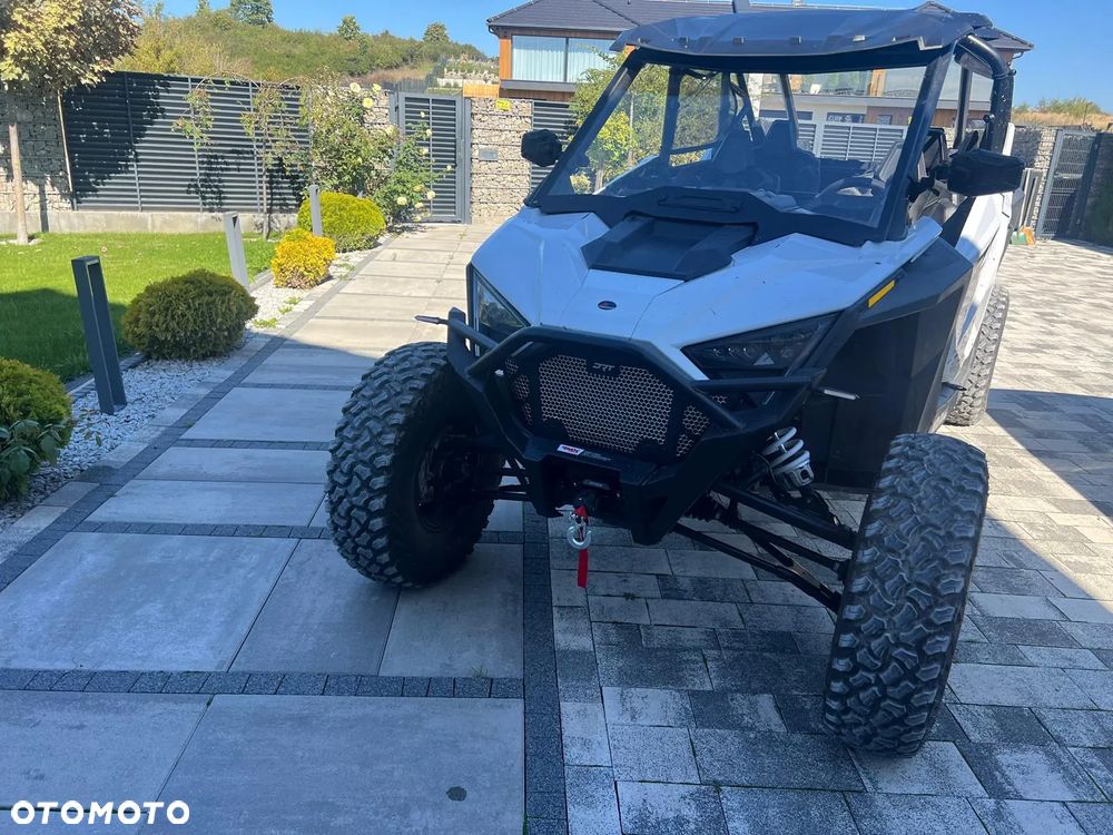 Polaris RZR - 8