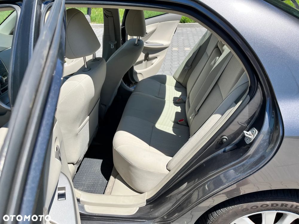 Toyota Corolla 1.6 VVT-i Luna - 12