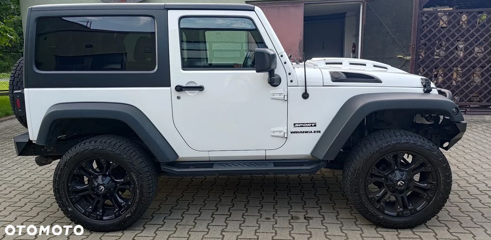Jeep Wrangler - 5