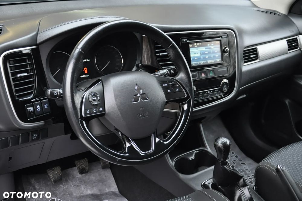 Mitsubishi Outlander 2.0 2WD SUV-Star - 17