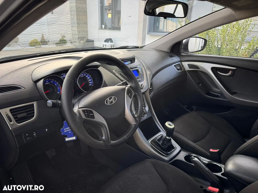 Hyundai Elantra 1.6 MPi Exclusive - 7