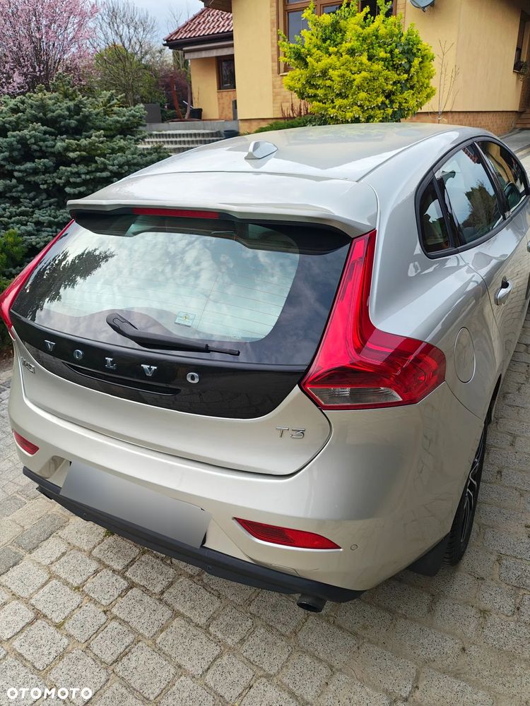 Volvo V40 T3 Drive-E R-Design Momentum - 4