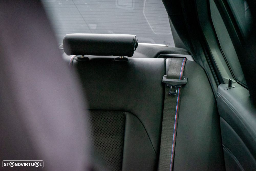 BMW M3 Competition xDrive - 36